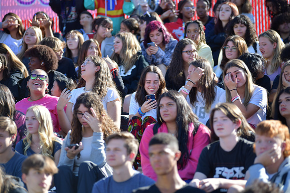 2022 05 homecoming assembly DE1_6348