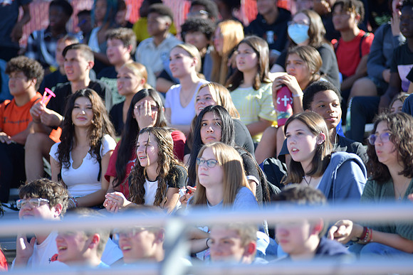 2022 05 homecoming assembly DE1_6357