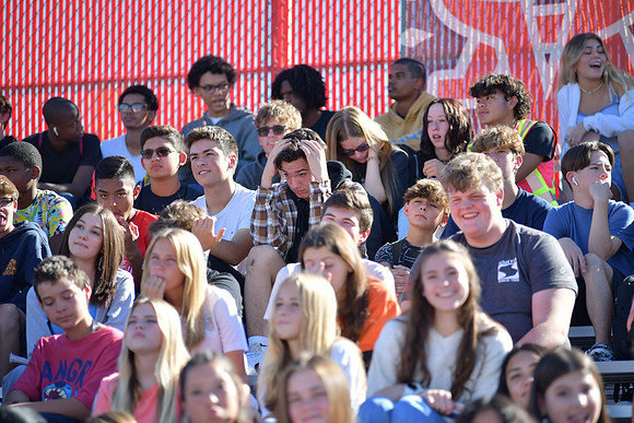 2022 05 homecoming assembly DE1_6362