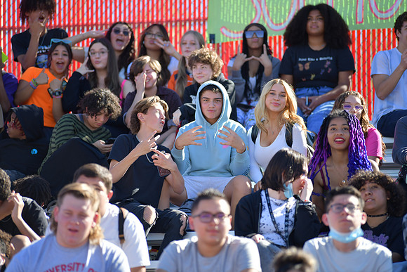 2022 05 homecoming assembly DE1_6371