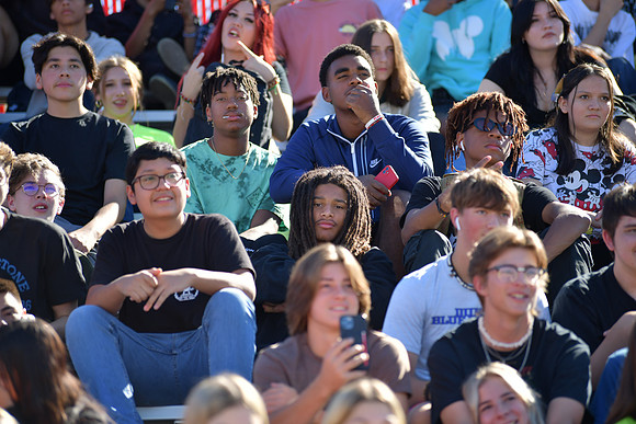 2022 05 homecoming assembly DE1_6376
