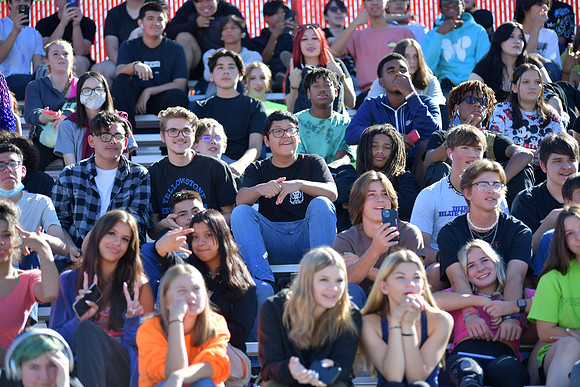 2022 05 homecoming assembly DE1_6375