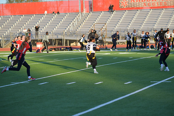 2022 flag 01 jv vs spring valley DE2_8202
