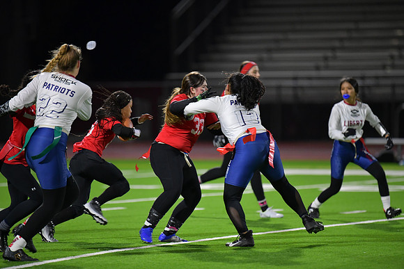 2023 flag 03 f vs liberty DE1_1998