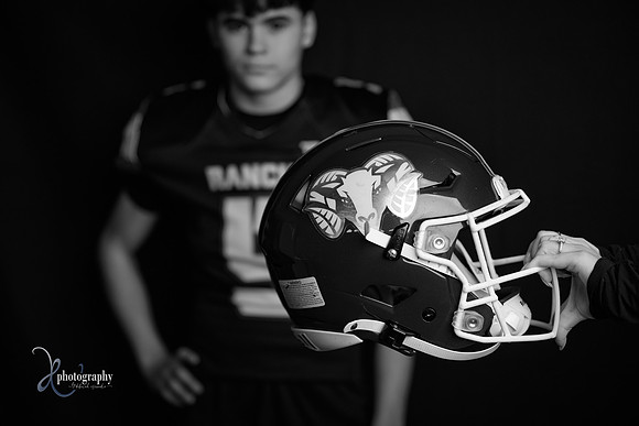 2024 isaia DE2_7209-Edit bw