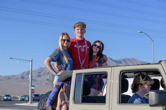 2022 avhs parade-4