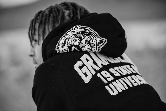 2023 amari DE2_4818-Edit bw