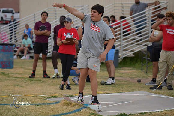 2023 0411 trackmeet DE1_8779