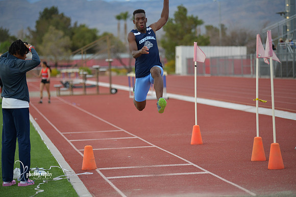 2023 0411 trackmeet DE2_6575