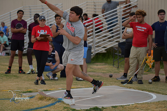 2023 0411 trackmeet DE1_8777