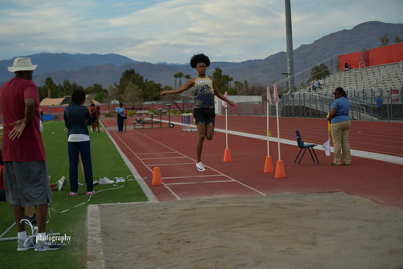 2023 0411 trackmeet DE2_6563