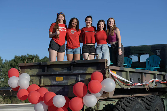 2022 avhs parade-2