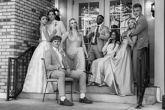 2022 prom DE1_9008-Edit bw