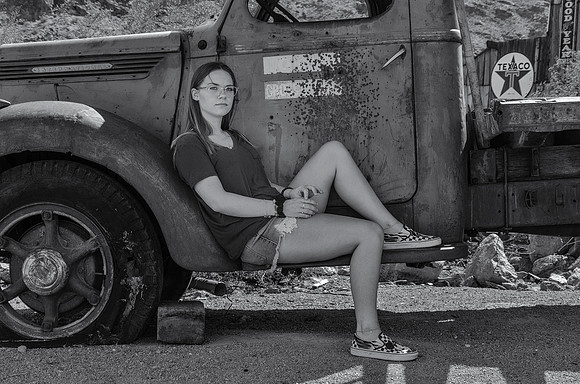 2019 jocelyn DEB_0388bw
