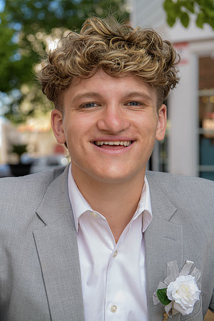 2022 prom DE1_8968-Edit