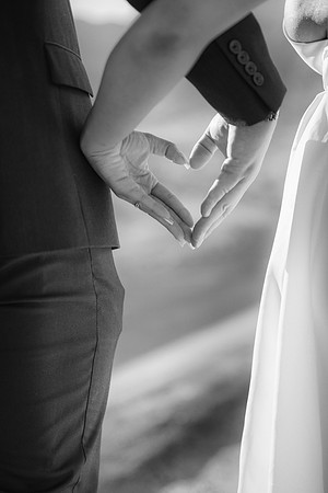 2025 taylor & daysia DE2_7808-Edit bw