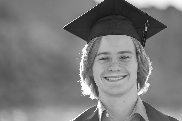 2024 thomas DE2_0792-Edit bw