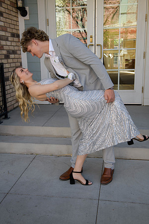 2022 prom DE1_9122-Edit