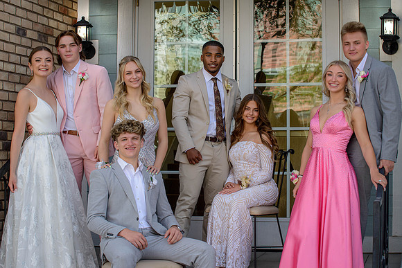 2022 prom DE2_0912-Edit