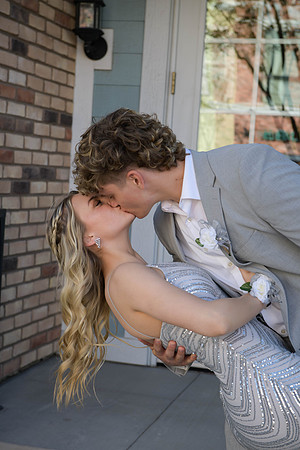 2022 prom DE1_9127-Edit